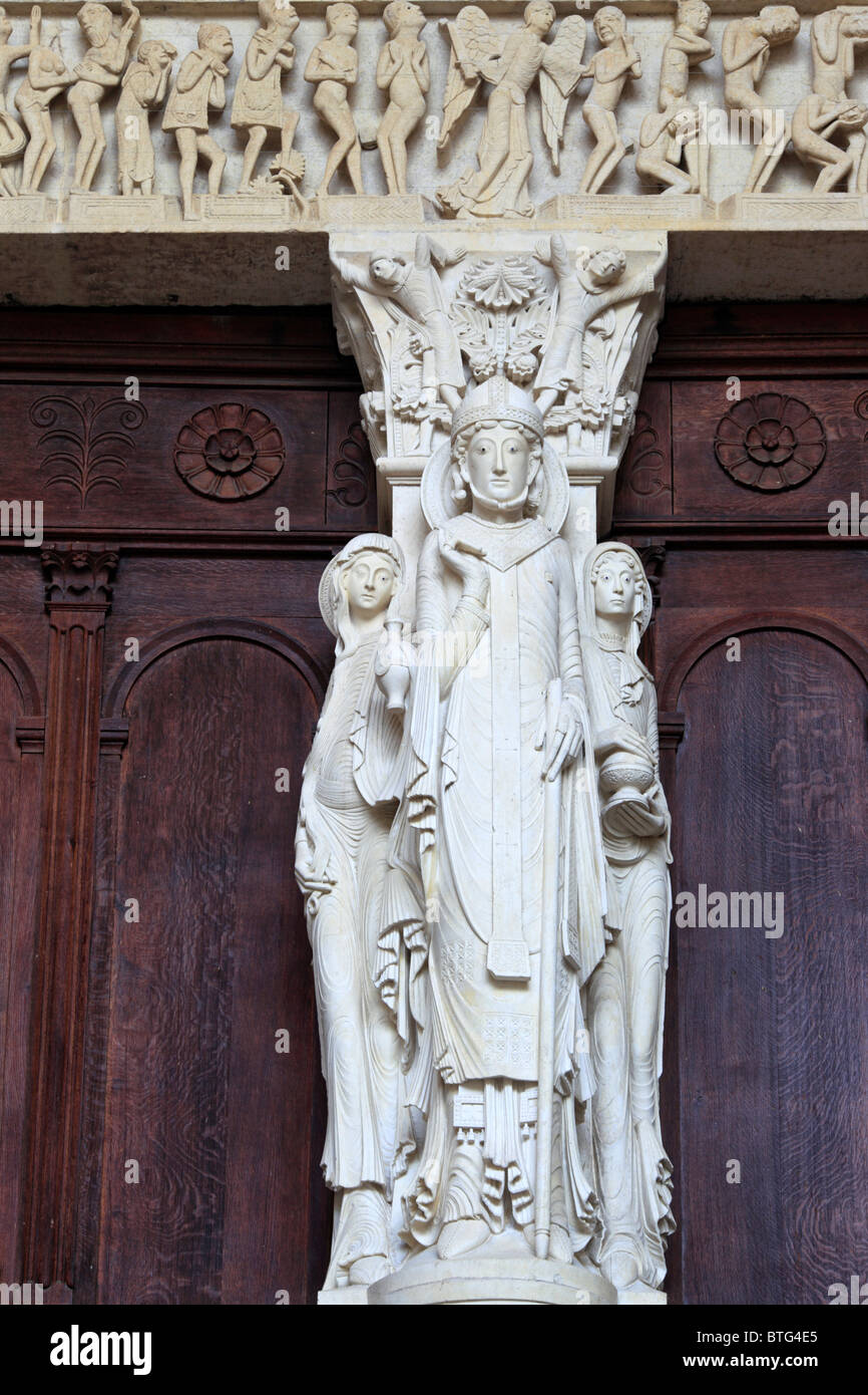 Portale della Cattedrale di Autun, Autun, Saône-et-Loire department, Borgogna, Francia Foto Stock