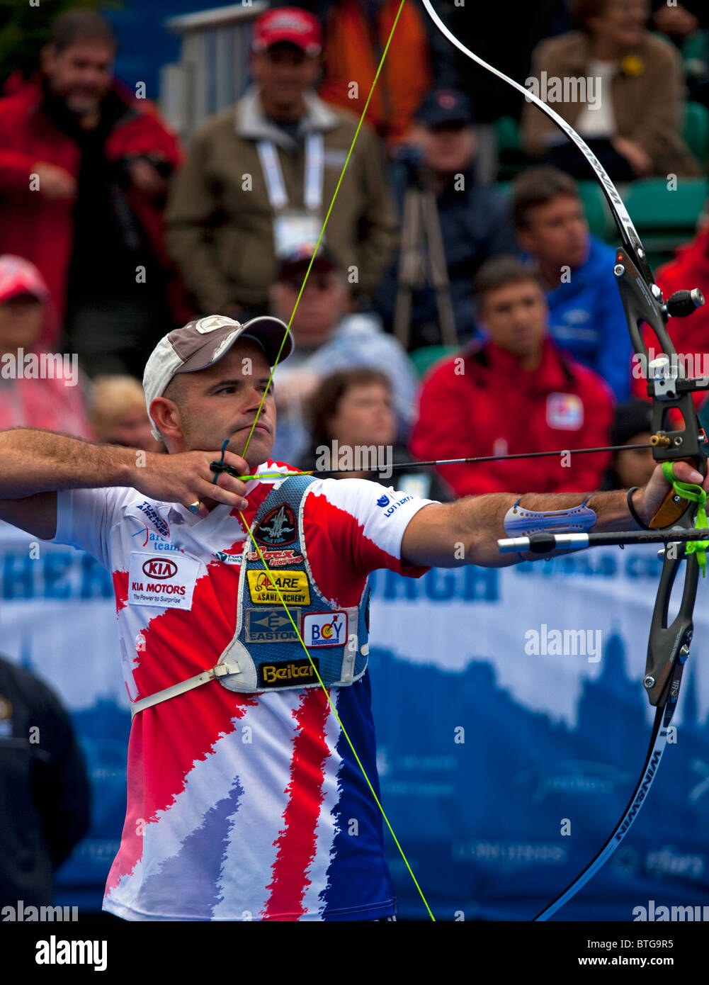 Alan Wills Uk Archer con cambio di tiro con l'arco di prua World Cup, Edimburgo, Scozia UK, Europa Foto Stock