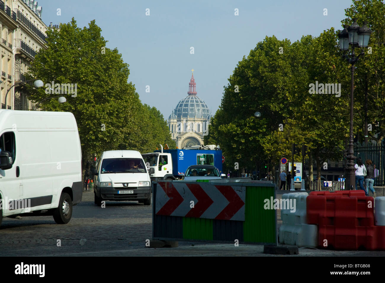 Il traffico su strada, Parigi, Francia Foto Stock