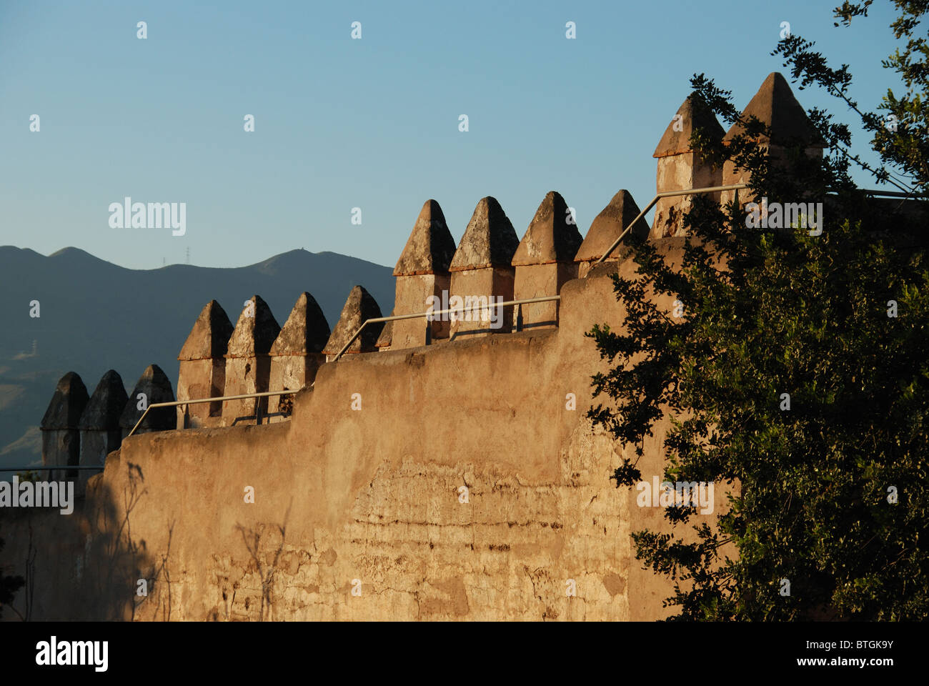 Castello merlature, castello di Gibralfaro, Malaga, Costa del Sol, provincia di Malaga, Andalusia, Spagna, Europa occidentale. Foto Stock