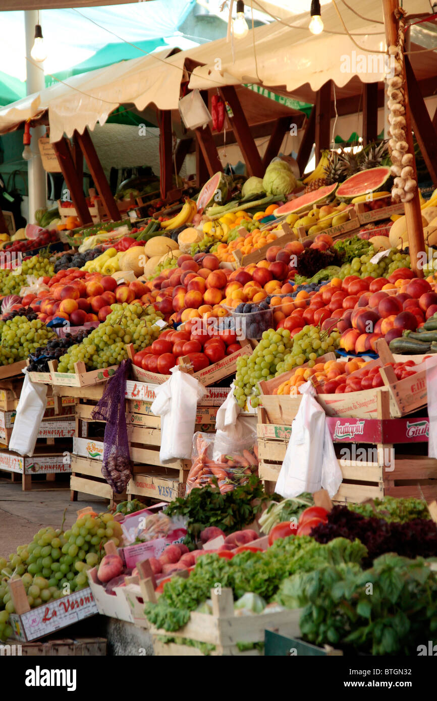 Mercato ortofrutticolo in Mali Losinj sull isola di Losinj, Croazia Foto Stock