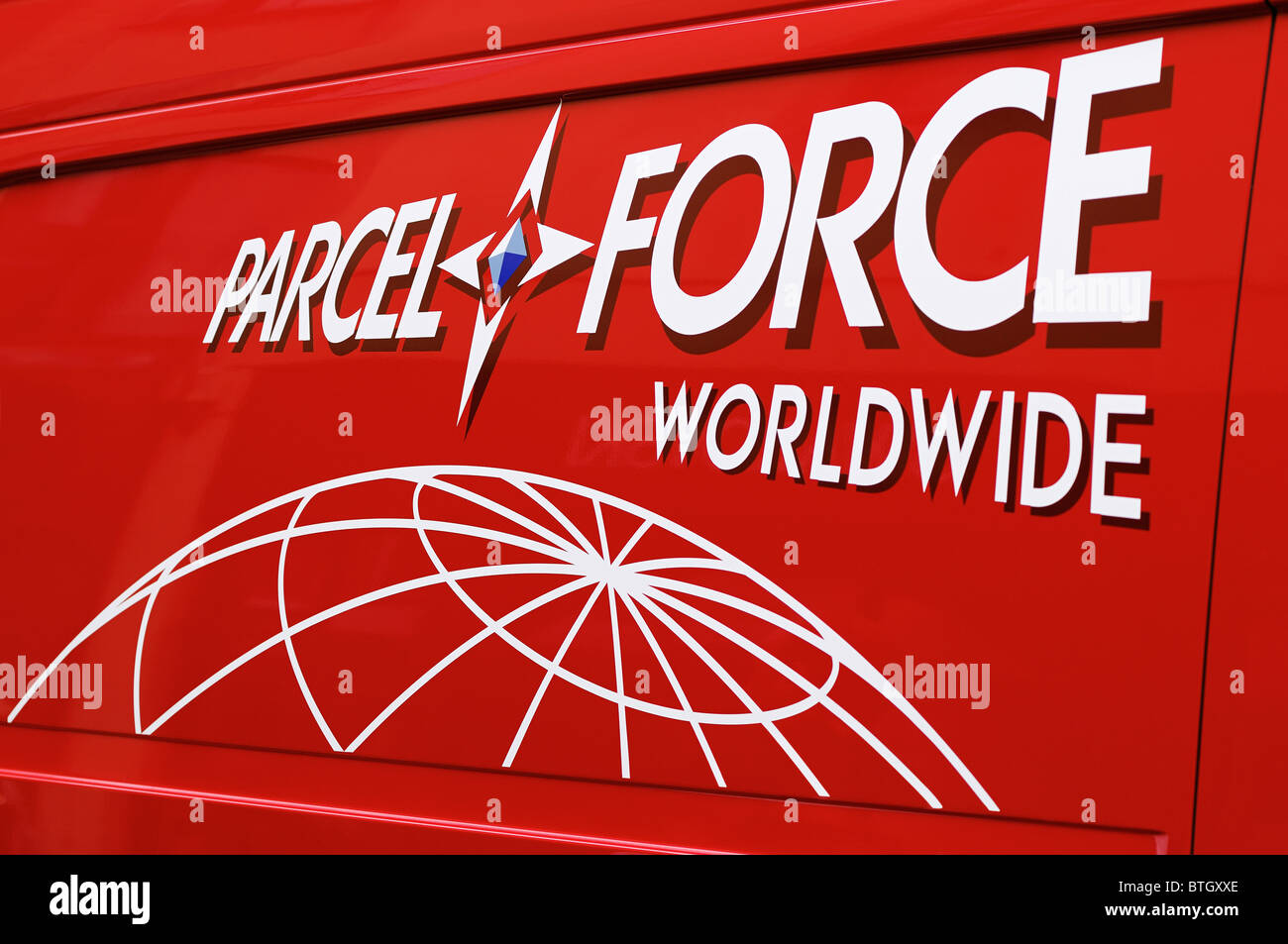 Parcelforce Logo su un furgone, UK. Foto Stock