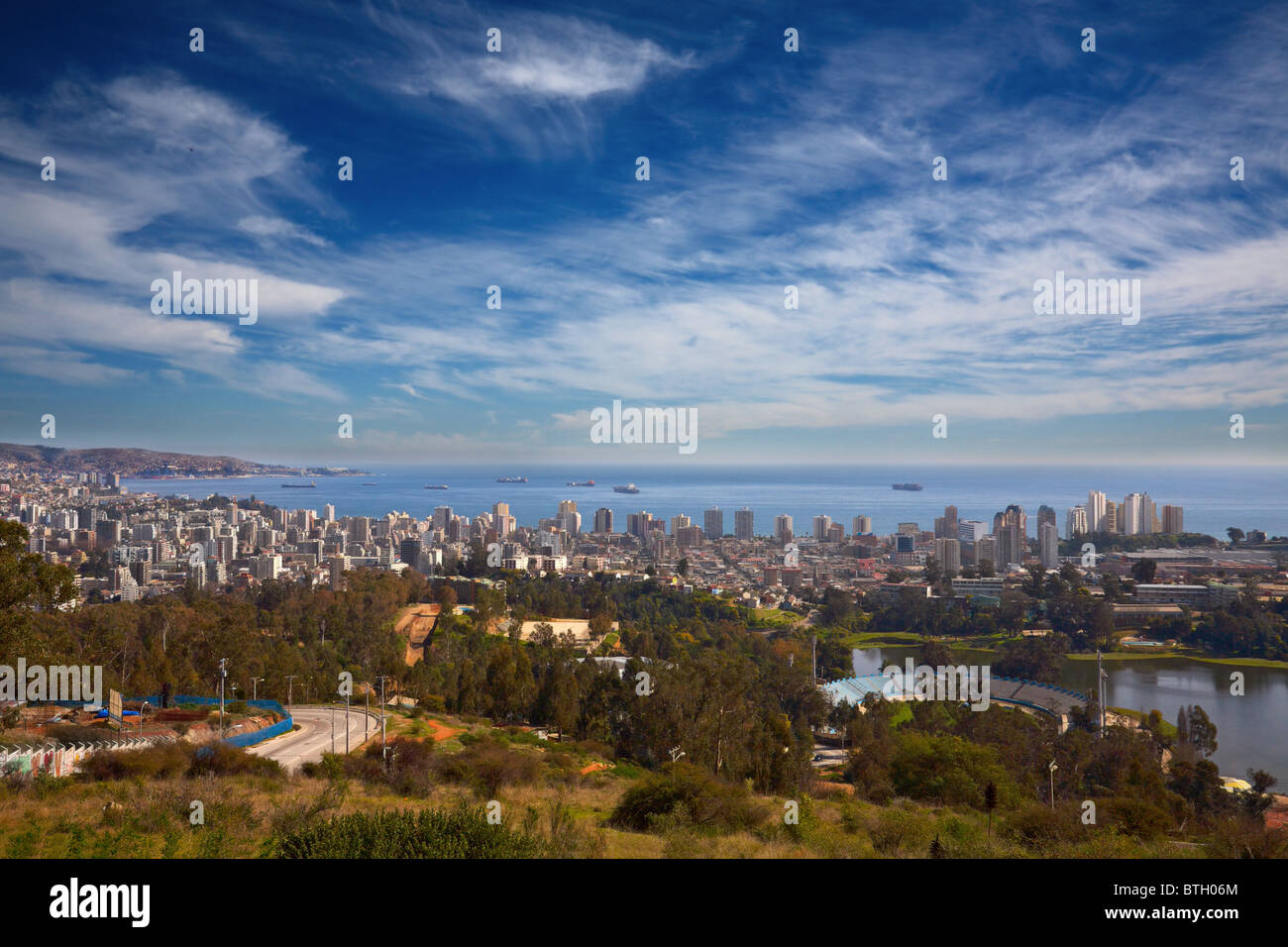 Vista su Vina del Mar e Valparaiso, in Cile Foto Stock