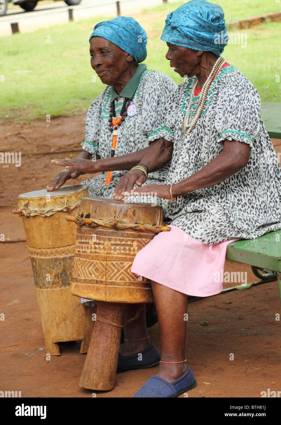 Femmina South African gli artisti di strada. Foto Stock