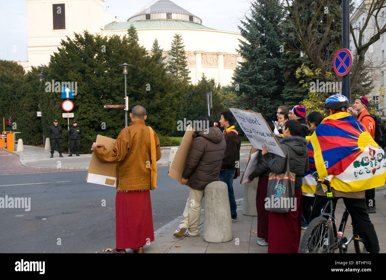 La Polonia 2010 novembre 02 Free Tibet rappresentanti protestano contro la frenata la legge anteriore del Sejm a Varsavia Foto Stock