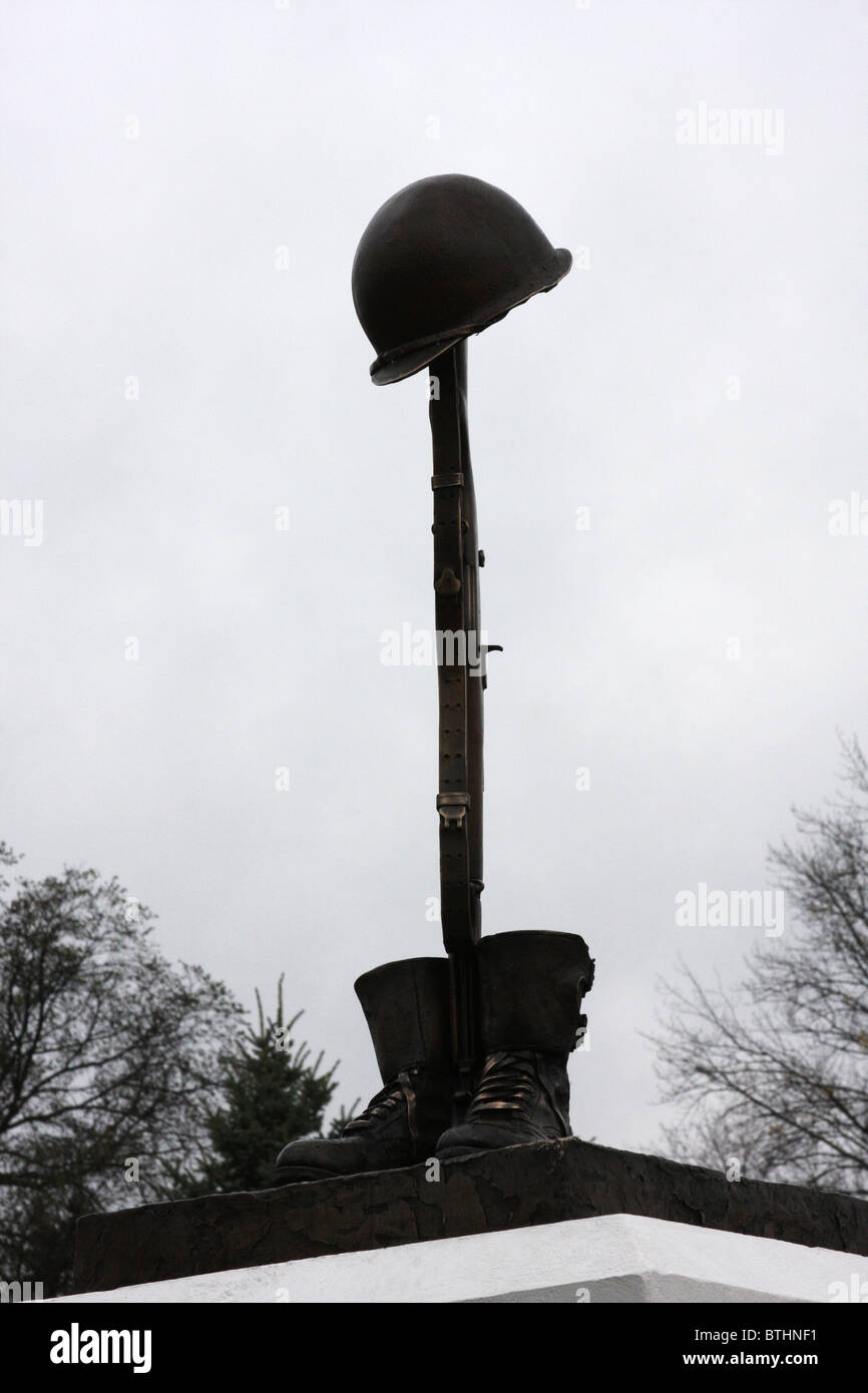 Menomonee Falls Wisconsin il Memoriale della Seconda Guerra Mondiale la statua Foto Stock