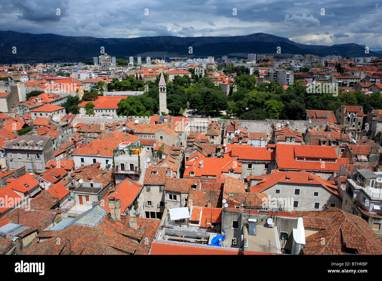 Vista della città dalla torre campanaria del Duomo, Split, Split-Dalmatia county, Croazia Foto Stock