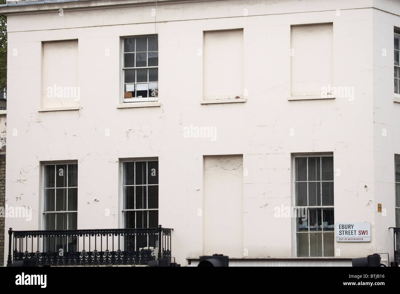 Casa con finestre murate per evitare la finestra Imposta, Eccleston Street, Victoria, London, England, Regno Unito Foto Stock