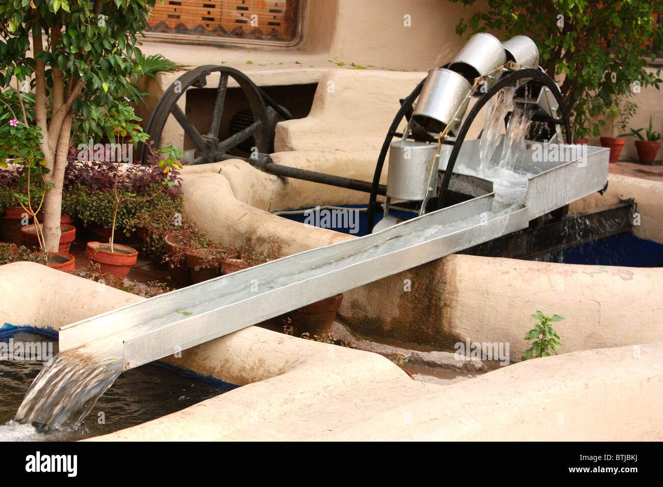 Ruota di Persiano sistema di irrigazione di acqua Foto Stock