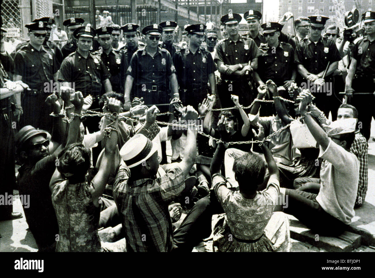 I DIRITTI CIVILI-Gruppo proteste discriminatorie all'assunzione di Brooklyn, a New York nel 1963 Foto Stock