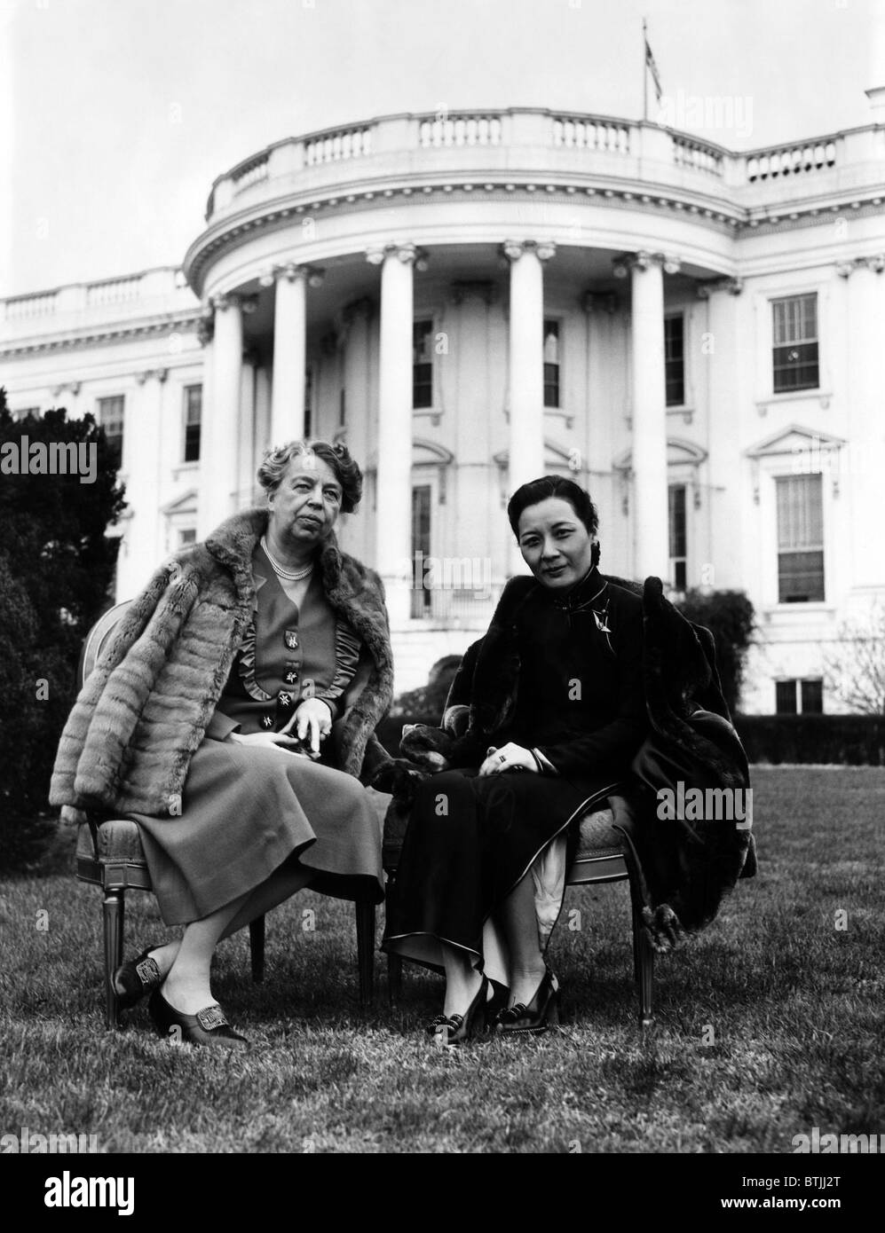 La First Lady Eleanor Roosevelt e moglie di Chiang Kai-shek, Soong maggio-ling, Washington DC, 25 febbraio 1943.archivi CSU/Courtes Foto Stock