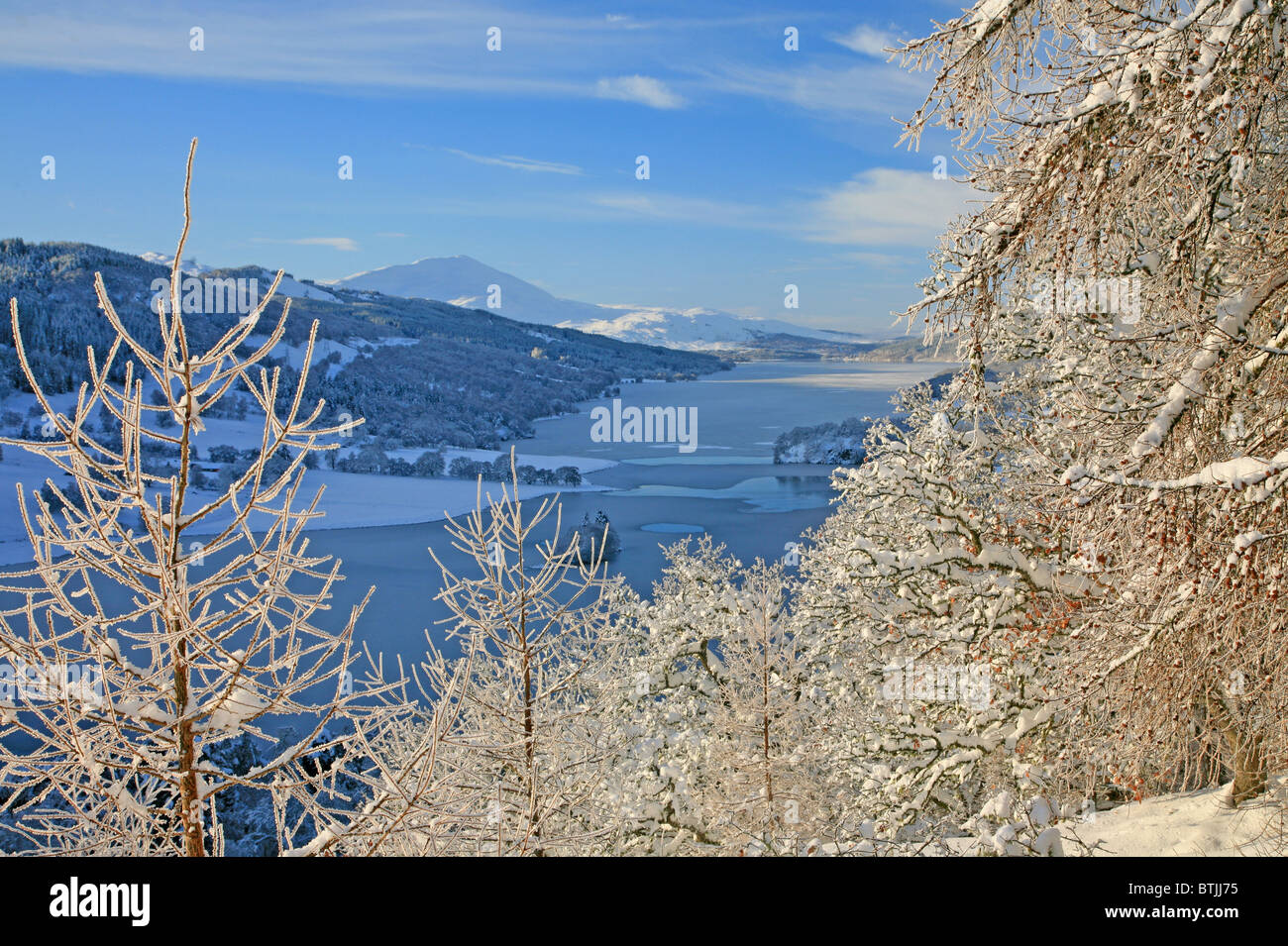 Regno Unito Scozia Tayside Perthshire Queens vista Loch Tummel alla montagna di schiehallion in inverno Foto Stock