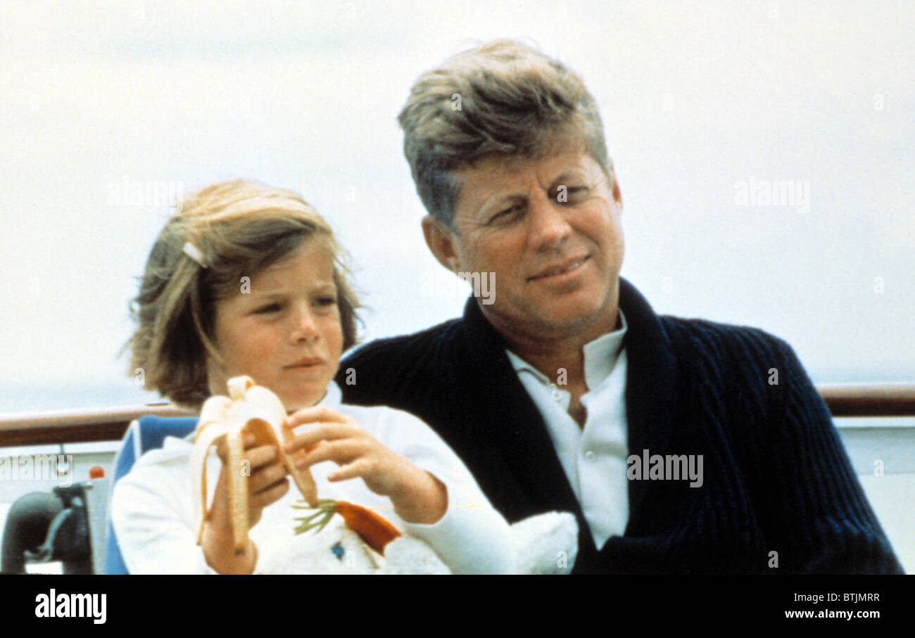 Il presidente John F. Kennedy withdaughter Caroline Kennedy a Hyannisport, Massachusetts, Luglio 1963 Foto Stock