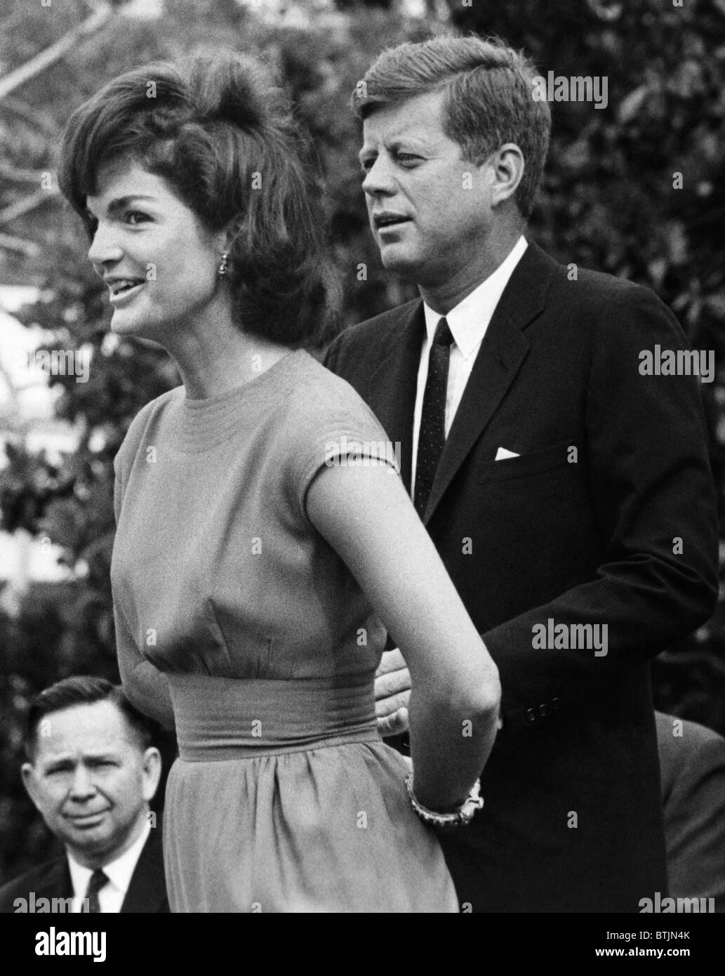 Jacqueline Kennedy, John F. Kennedy, sulla Casa Bianca Prato, 28 maggio 1962. Archivi CSU/cortesia Everett Collection Foto Stock