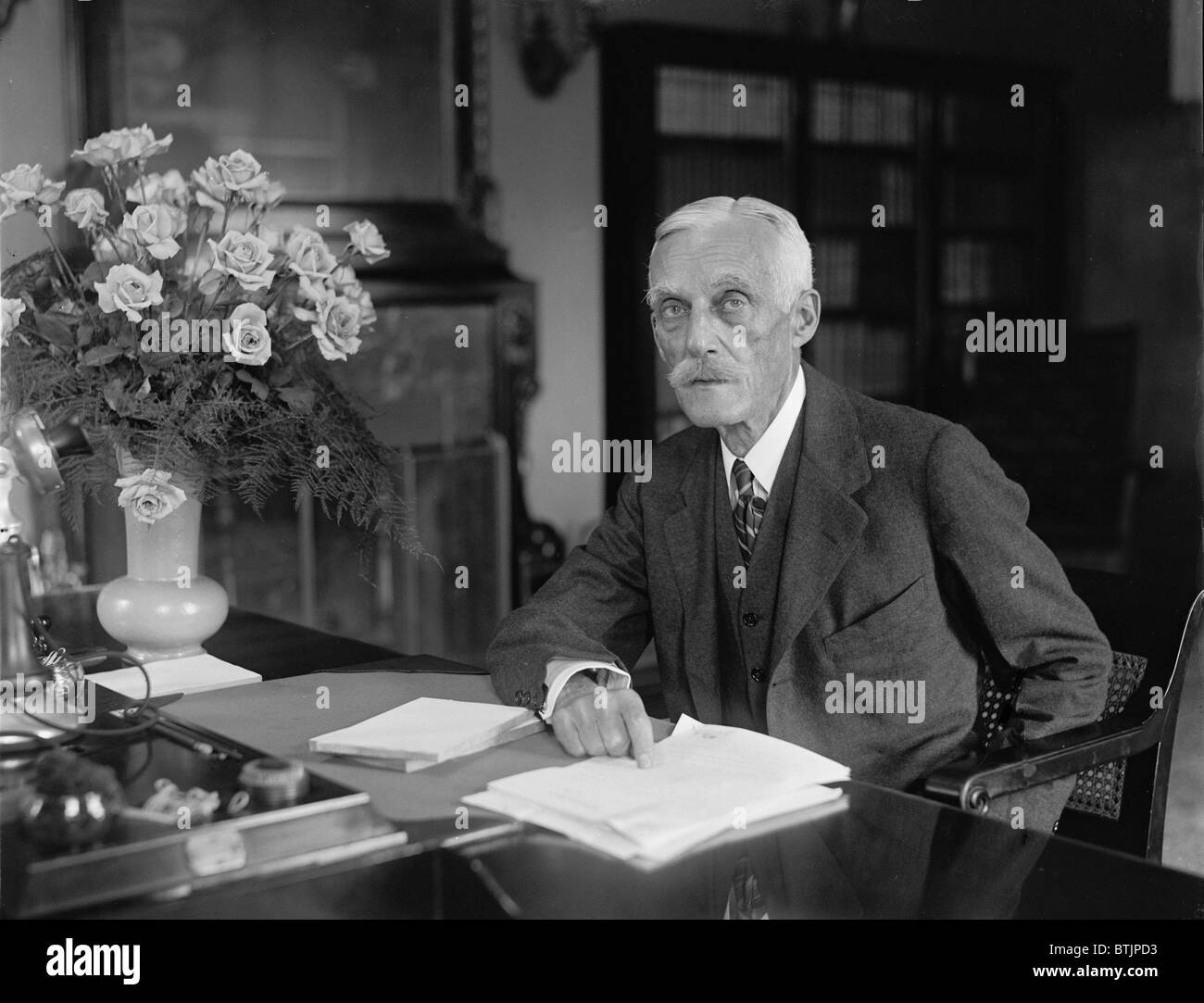 Segretario del Tesoro Andrew Mellon, (1855-1937) Segretario del Tesoro (1921-32) hanno riformato la struttura fiscale del governo degli Stati Uniti nel 1920s. 1926 ritratto. Foto Stock