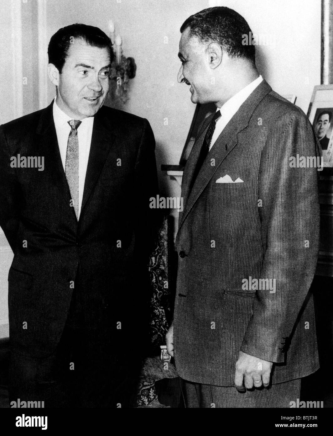 Stati Uniti Il presidente Richard Nixon e il Presidente egiziano Gamal Abdel Nasser, riunione al Cairo, Egitto, 1970. Foto Stock