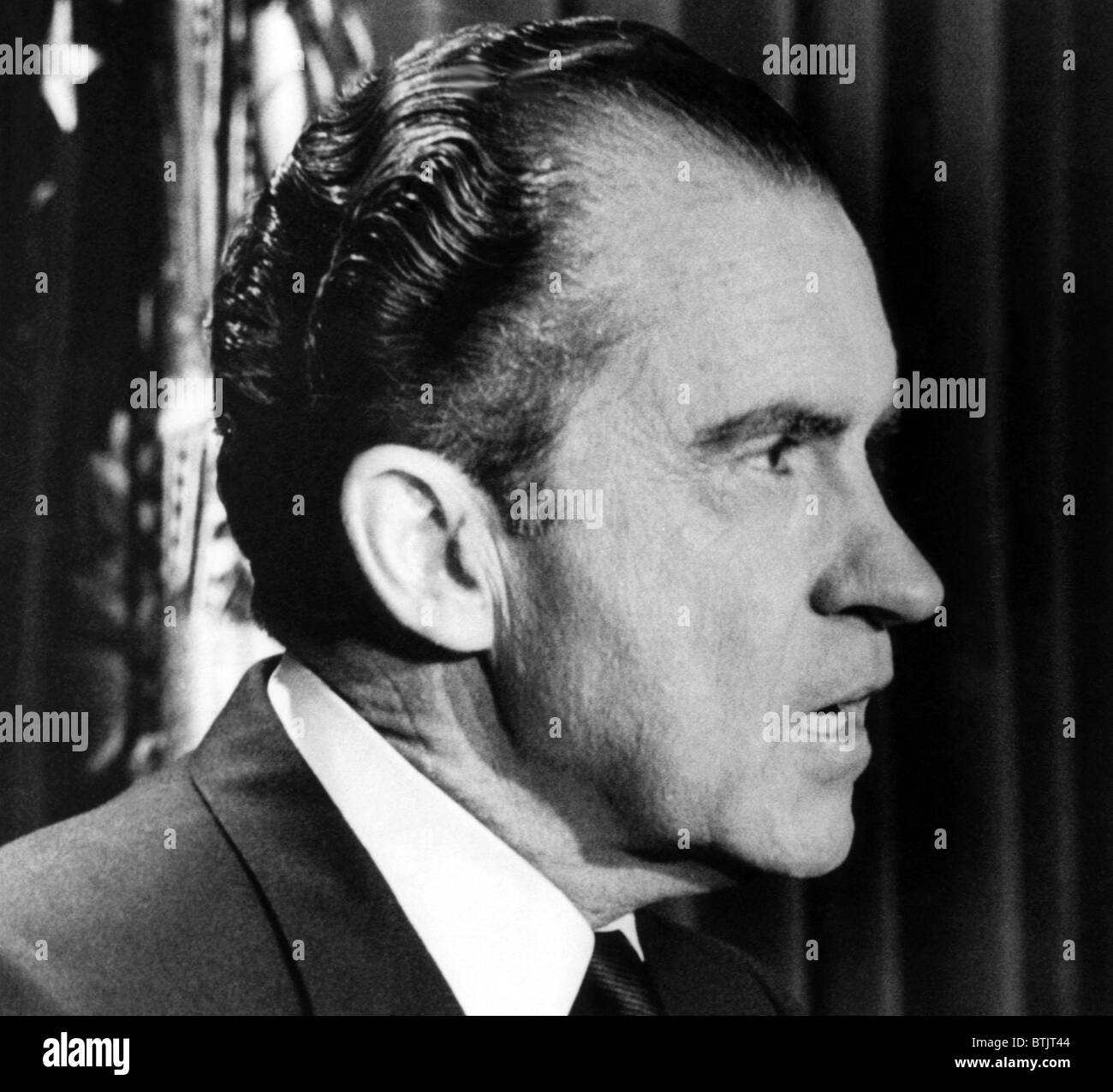 Il presidente Richard Nixon alla Casa Bianca dopo aver dato una diffusione a livello nazionale discorso, Washington D.C., ottobre 17, 1969. Foto Stock