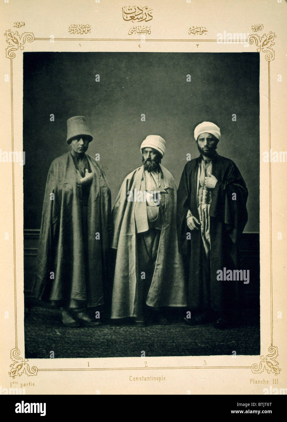 L'Impero Ottomano, ritratto in studio di modelli di indossare abbigliamento tradizionale da Istanbul, Derviscio Mevlevi, Bektasi Dervish, Mullah (giudice supremo), foto di Pascal Sebah, 1873. Foto Stock