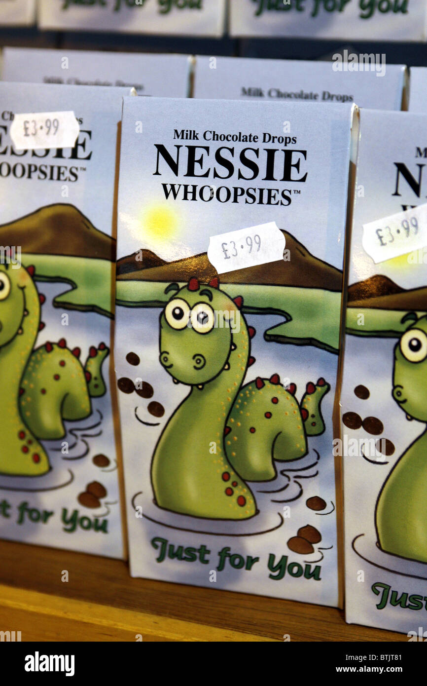 Loch Ness gocce di cioccolato, Drumnadrochit, Scozia Foto Stock