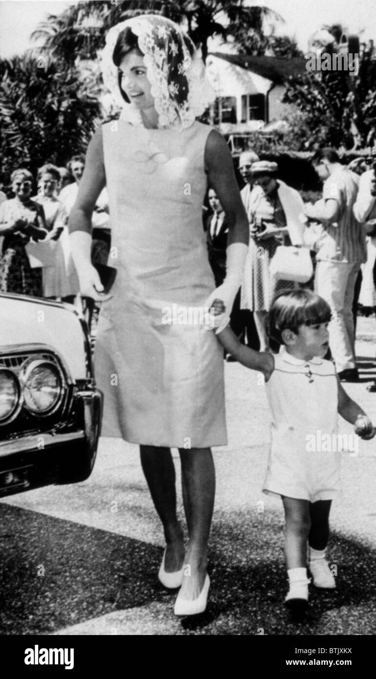 Jacqueline Kennedy, John F. Kennedy Jr., la Domenica di Pasqua, 1963 Foto Stock