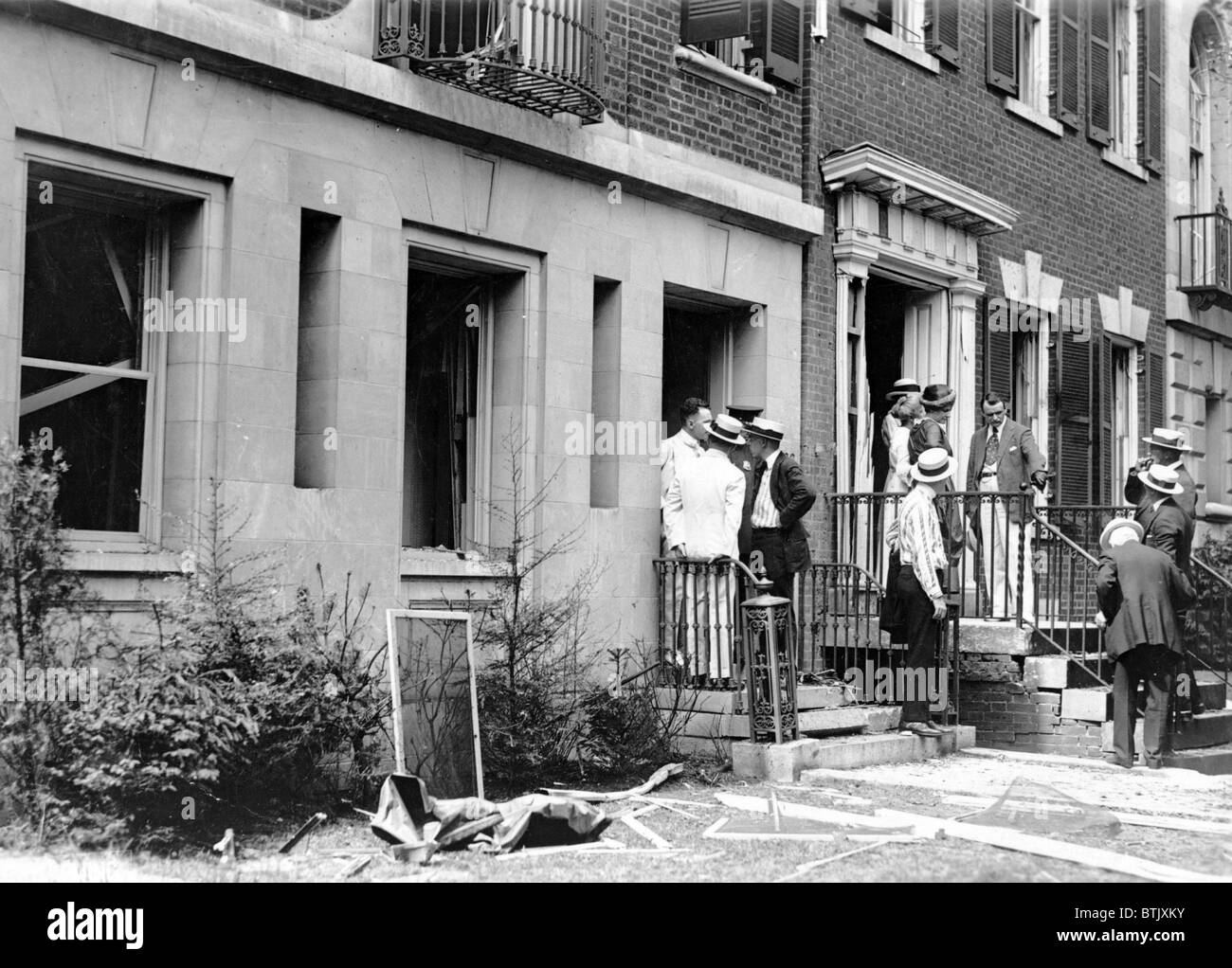 La casa del Procuratore generale USA Alexander Mitchell Palmer, dopo l esplosione di bomba impostata dall'Anarchico Carlo Valdinoci, morto sulla scena. c. 1919 Foto Stock
