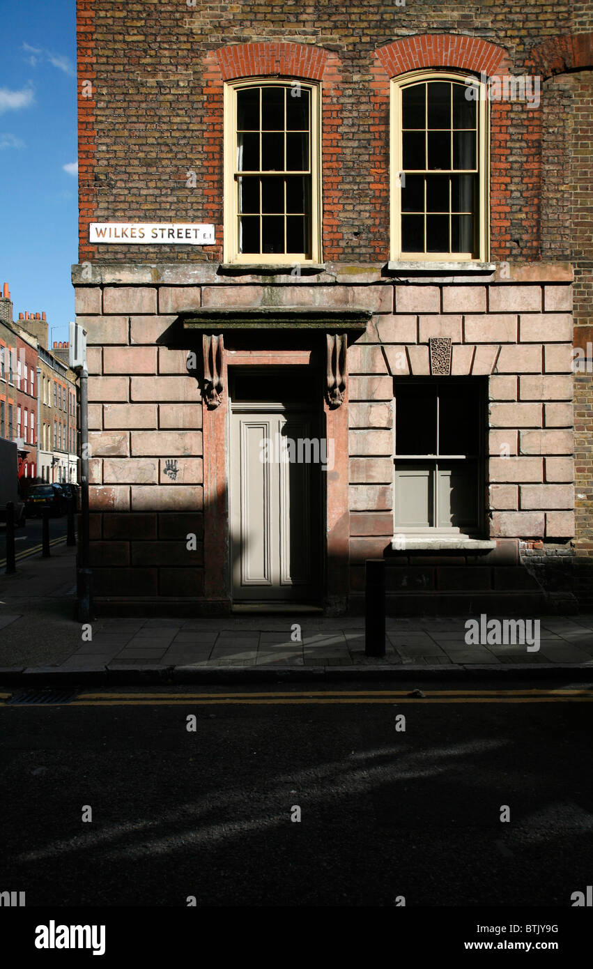 Edificio in stile georgiano sul documento Wilkes Street, Spitalfields, London, Regno Unito Foto Stock