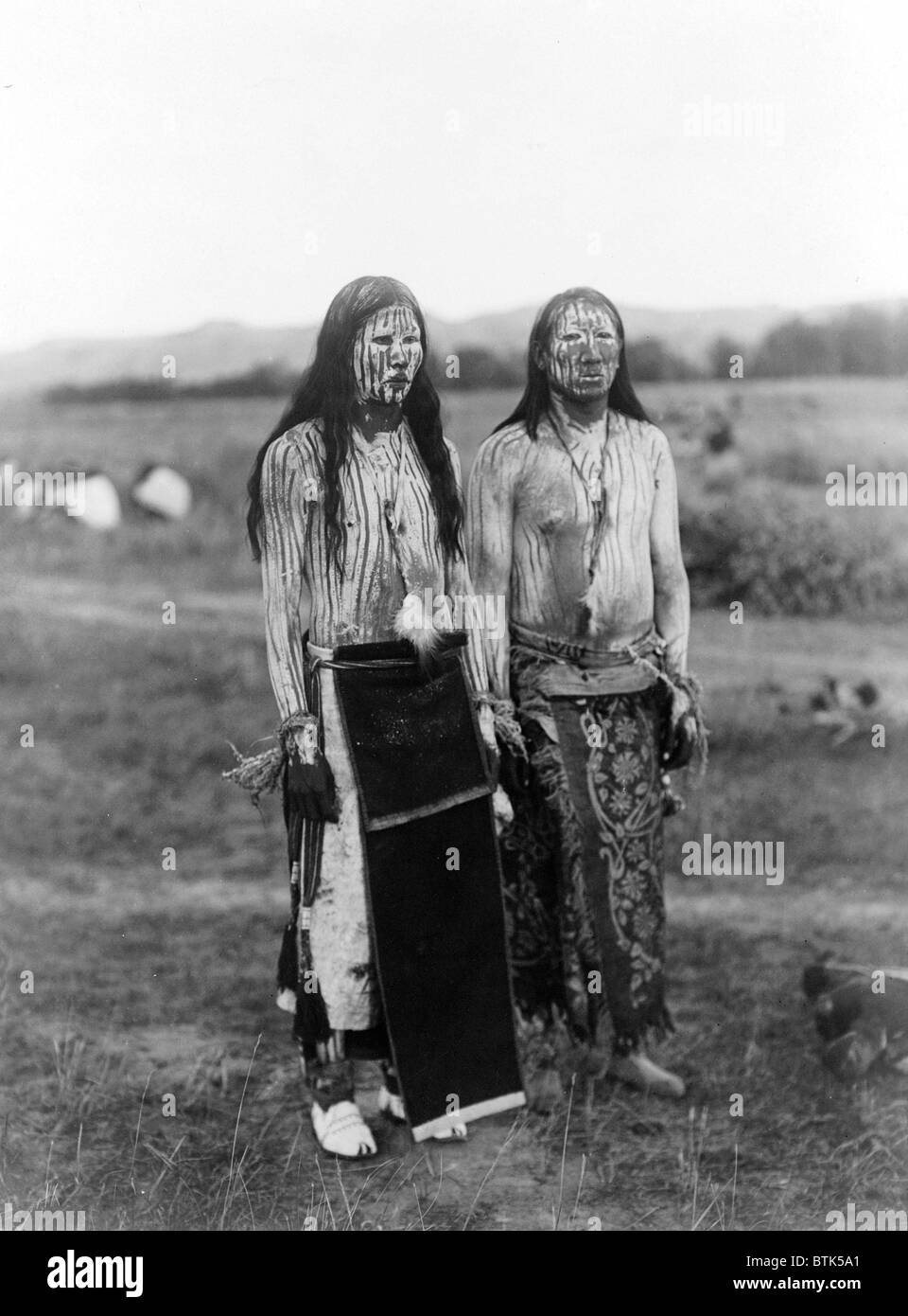 Cheyenne Sun dance pledgers-- Oklahoma. Foto di Edward Curtis c1910. Foto Stock