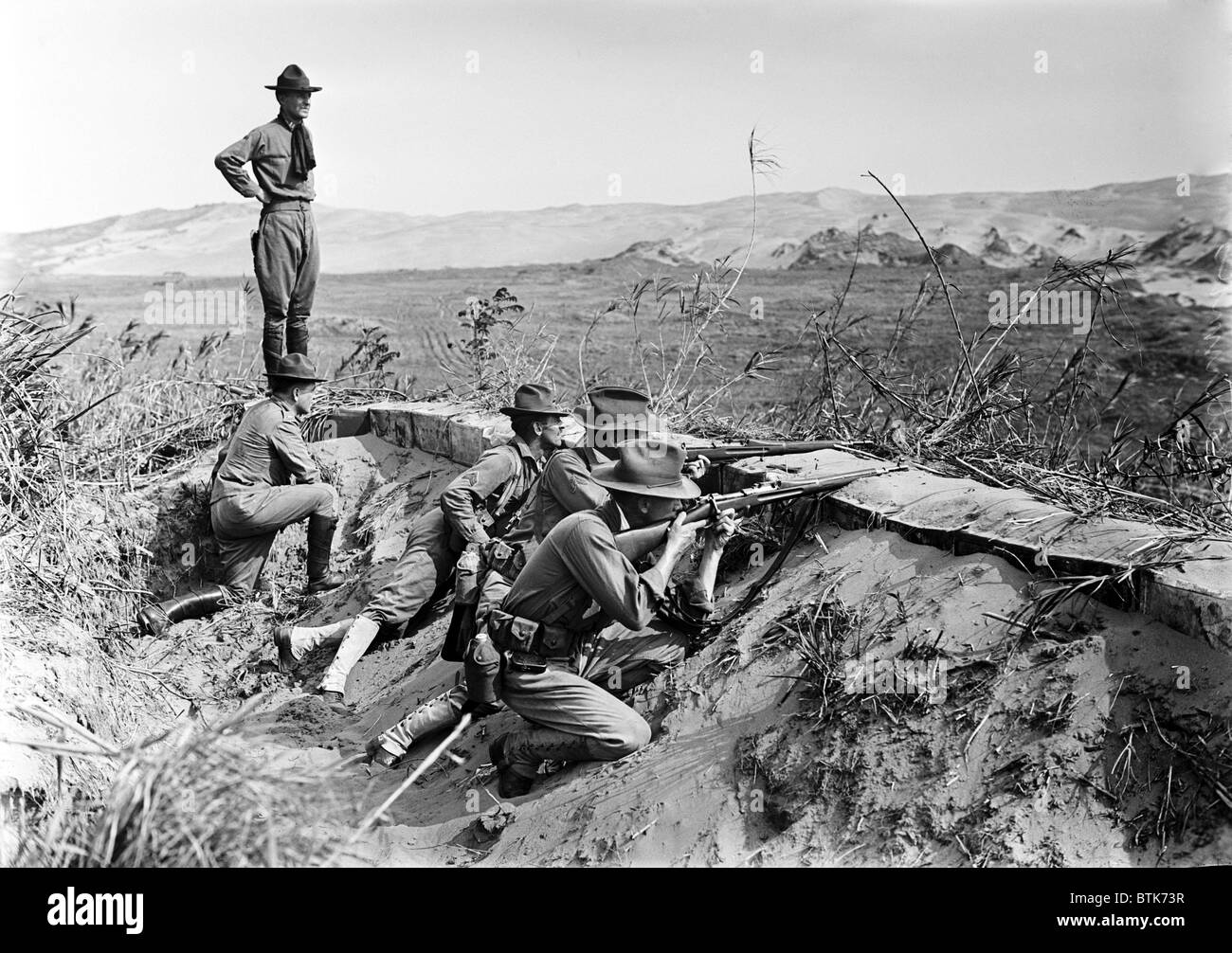 La rivoluzione messicana. La fanteria americana prendere posizione al di fuori della American-occupato la città portuale di Vera Cruz, Messico. ca. 1917 Foto Stock
