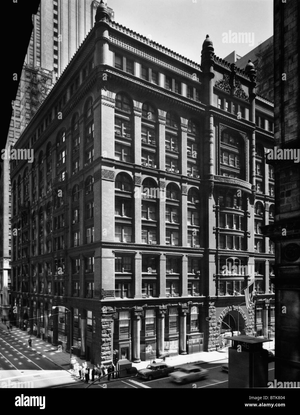 Rookery Building (1886), a Chicago, Illinois, è stato progettato da un team di architetti tra cui Frank Lloyd Wright e Daniel Burnham. L'esterno è in pietra tradizionali travestimenti rivolta verso il design moderno degli interni. Foto Stock