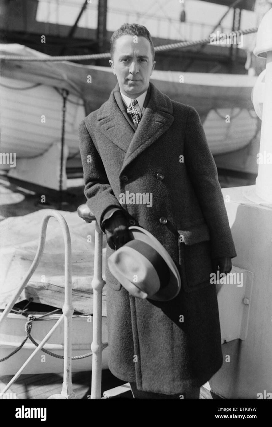 Norman Rockwell (1894-1978), nel 1921, fotografato su un ocean liner. Cinque anni fa, all'età di 22, ha venduto il suo primo coperchio illustrazione per il sabato sera Post. Foto Stock