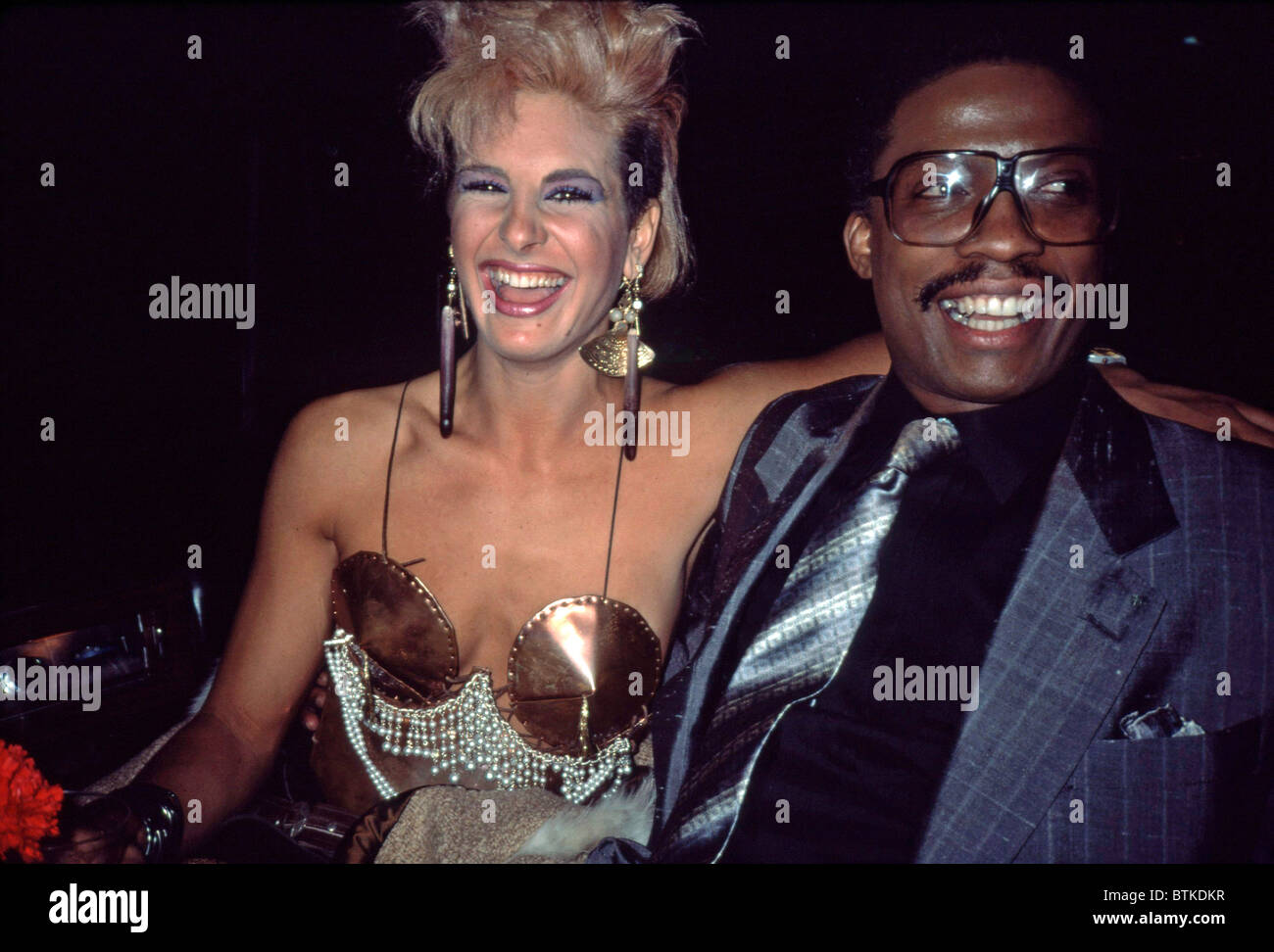 Herbie Hancock e amico di MTV Video Music Awards, il Palladio, NY, Sett. 5, 1986, Foto: Karen Petersen/Everett Collection Foto Stock