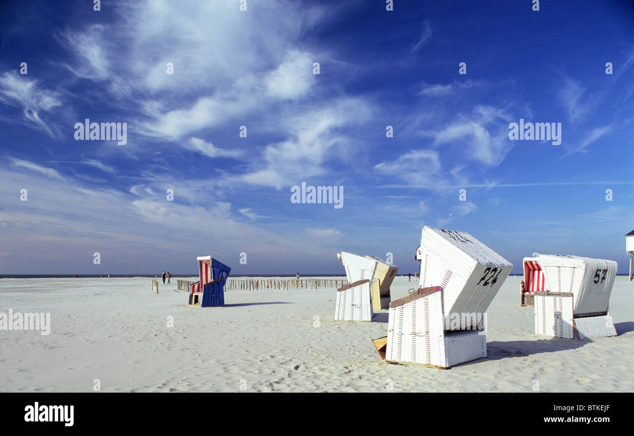 Sedie a sdraio, San Peter-Ording, Germania Foto Stock