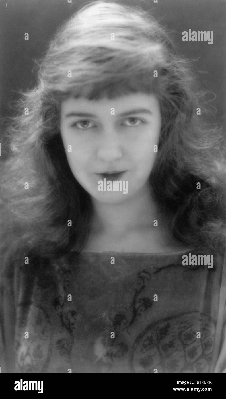 Dorothy Gish (1898-1968), il film muto star e sorella di Lilian Gish in verticale dalla società fotografo, Charles Albin. Ca. 1920. Foto Stock