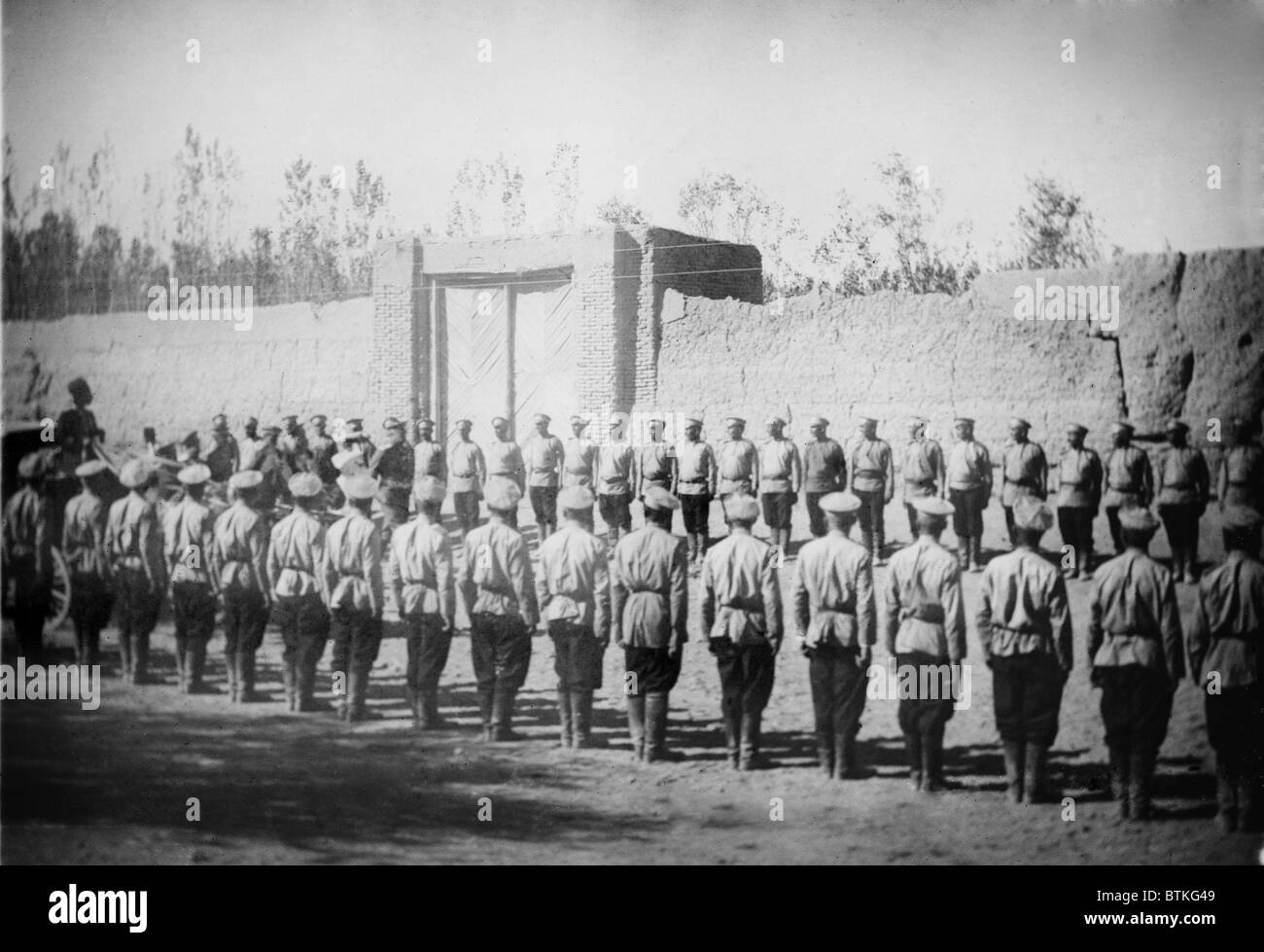Le truppe russe hanno invaso l'Iran nel 1911, per contrastare il nuovo governo costituzionale i passi verso la sovranità nazionale e l'eliminazione del russo sfera di influenza nel nord dell'Iran . Esse rimasero fino all'inizio della Prima Guerra Mondiale. Foto Stock