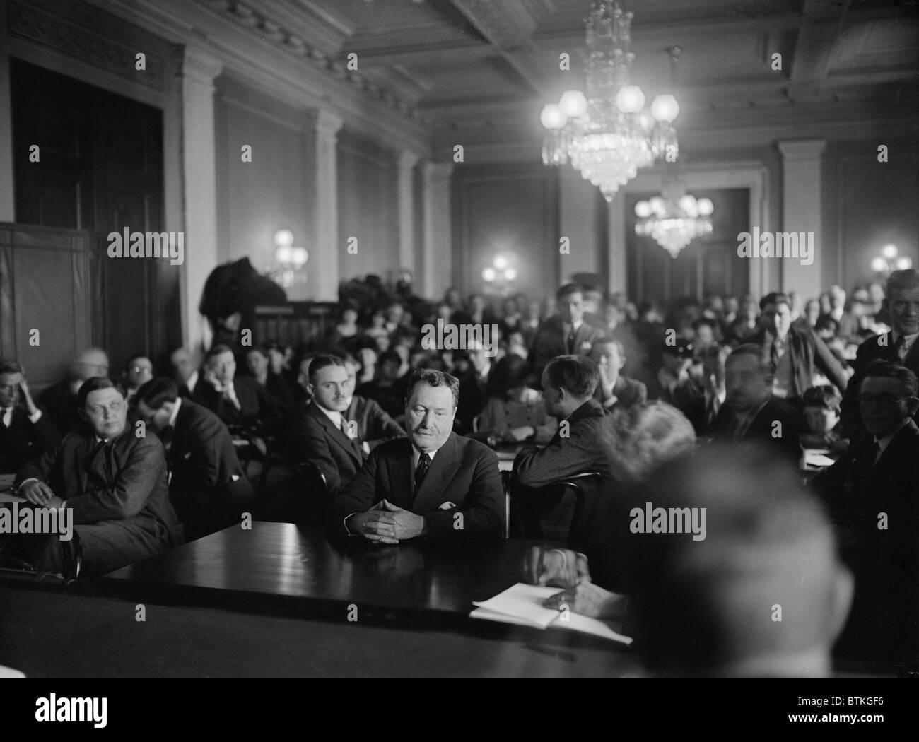 William 'Billy' Burns (1861-1932), testimoniando davanti al comitato del Senato indagando la teiera cupola scandalo il 4 aprile 1924. Un paio di giorni prima, il Presidente Coolidge aveva chiesto le dimissioni. Foto Stock