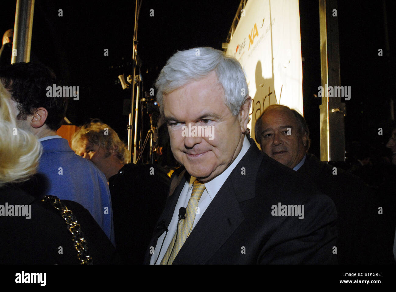 Ex Speaker della casa Newt Gingrich parla con un tax Day Tea Party protesta. Foto Stock