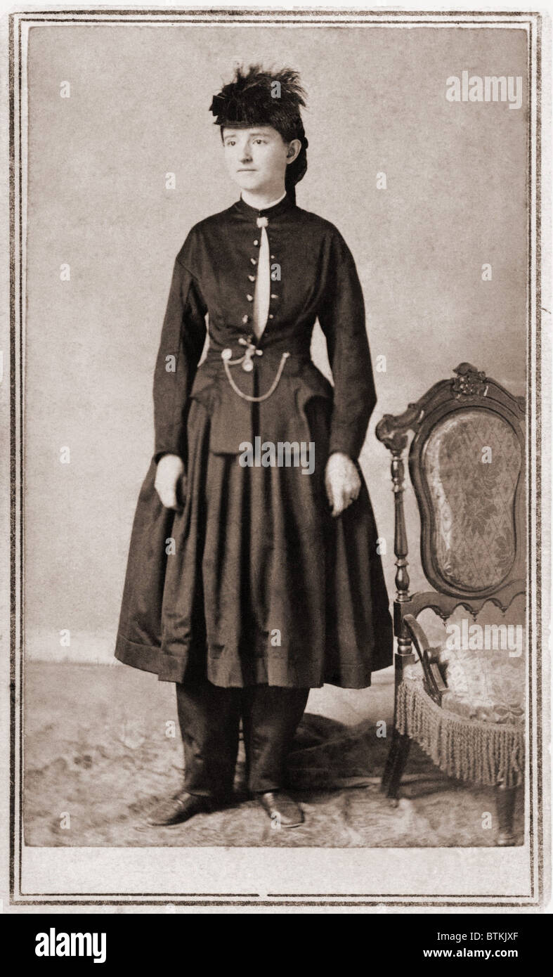 Dott.ssa Maria Walker (1832-1919), è stato premiato con la medaglia d'Onore per la sua guerra civile servizio medico. Ha lavorato in un costume del suo design, giochi con un breve overdress. Foto Stock