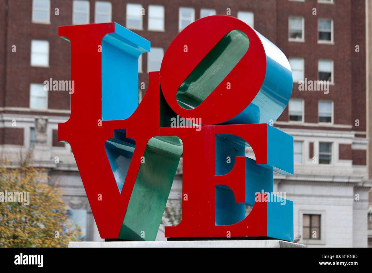 Amore scultura, John F. Kennedy Plaza, "LOVE Park", Philadelphia, Pennsylvania, STATI UNITI D'AMERICA Foto Stock