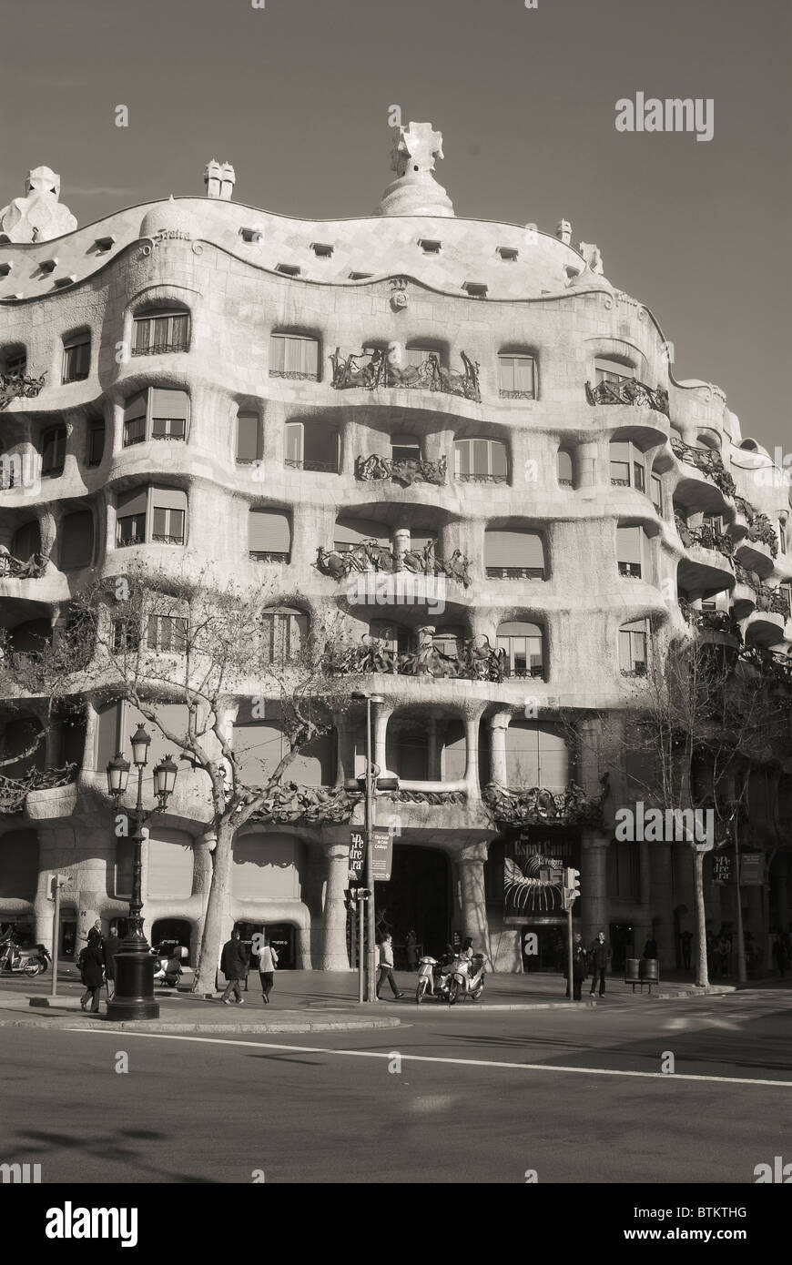 La Pedrera Casa (o Mila Casa) facciata. Antoni Gaudì Barcellona Foto Stock