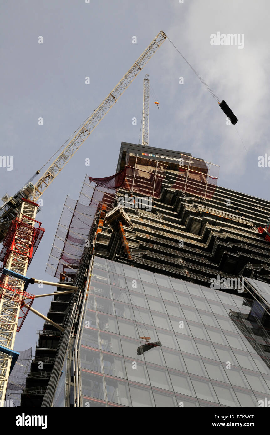 Costruzione di SHARD LONDON BRIDGE, IL PIÙ ALTO EDIFICIO NEL REGNO UNITO DEVE ESSERE COMPLETATO PER LE OLIMPIADI DEL 2012 Foto Stock