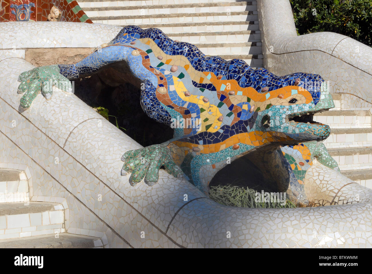 Parco Guell statua del drago. Antoni Gaudì Barcellona Foto Stock