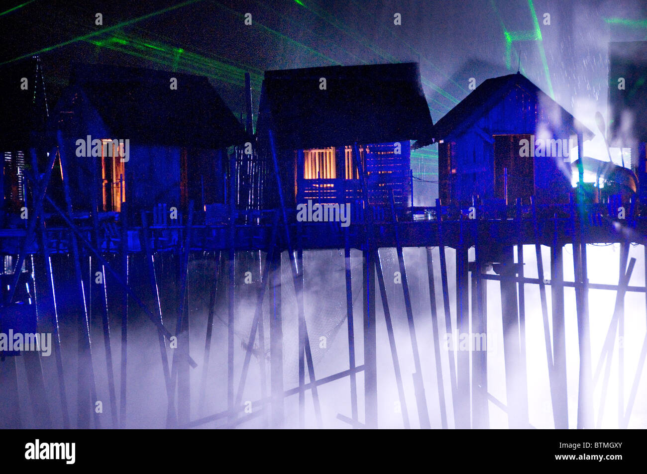 Baracche di legno su palafitte Foto Stock