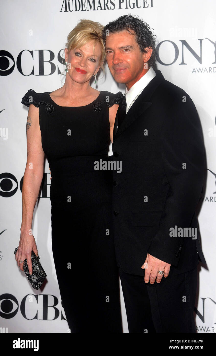 Teatro americano del parafango annuale 64th Antoinette Perry Tony Awards - Gli arrivi Foto Stock