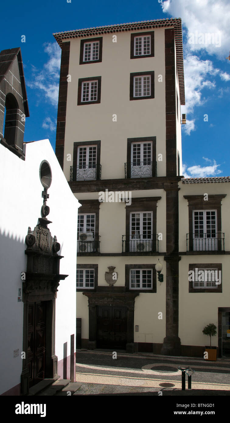La bella architettura Rue do Bispo vecchia centrale di Funchal Madeira Portogallo Foto Stock