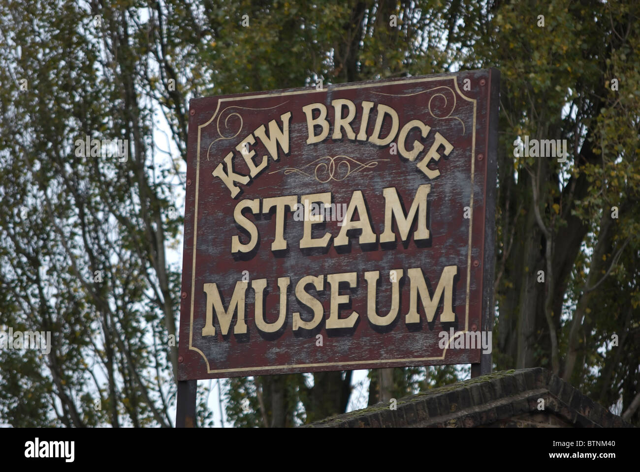 Segno per Kew Bridge Steam Museum, a ovest di Londra - Inghilterra Foto Stock