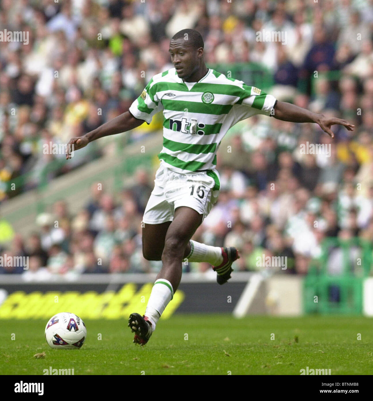 Il calciatore Bobo lama a giocare per il Celtic Foto Stock