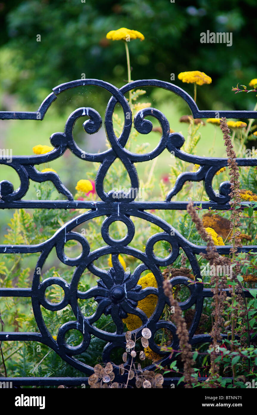 Ferro battuto recinzione dettaglio Foto Stock