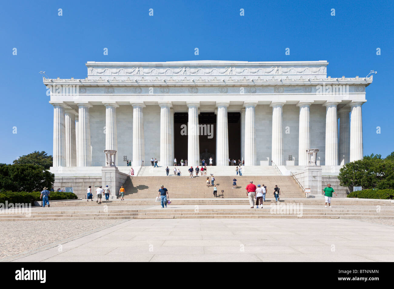 Washington DC - Settembre 2009 - i turisti salire le scale per il Lincoln Memorial a Washington DC Foto Stock