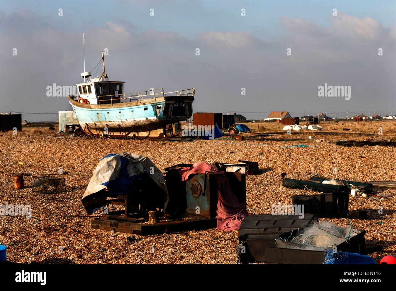 Abbandonata la stazione di alimentazione in Dungeness REGNO UNITO Foto Stock