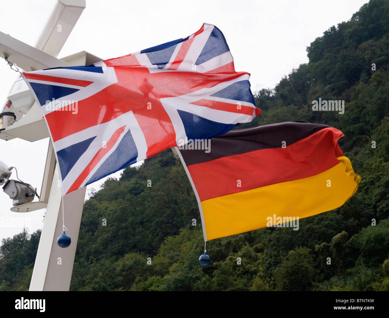 Britannico e tedesco bandiere Foto Stock